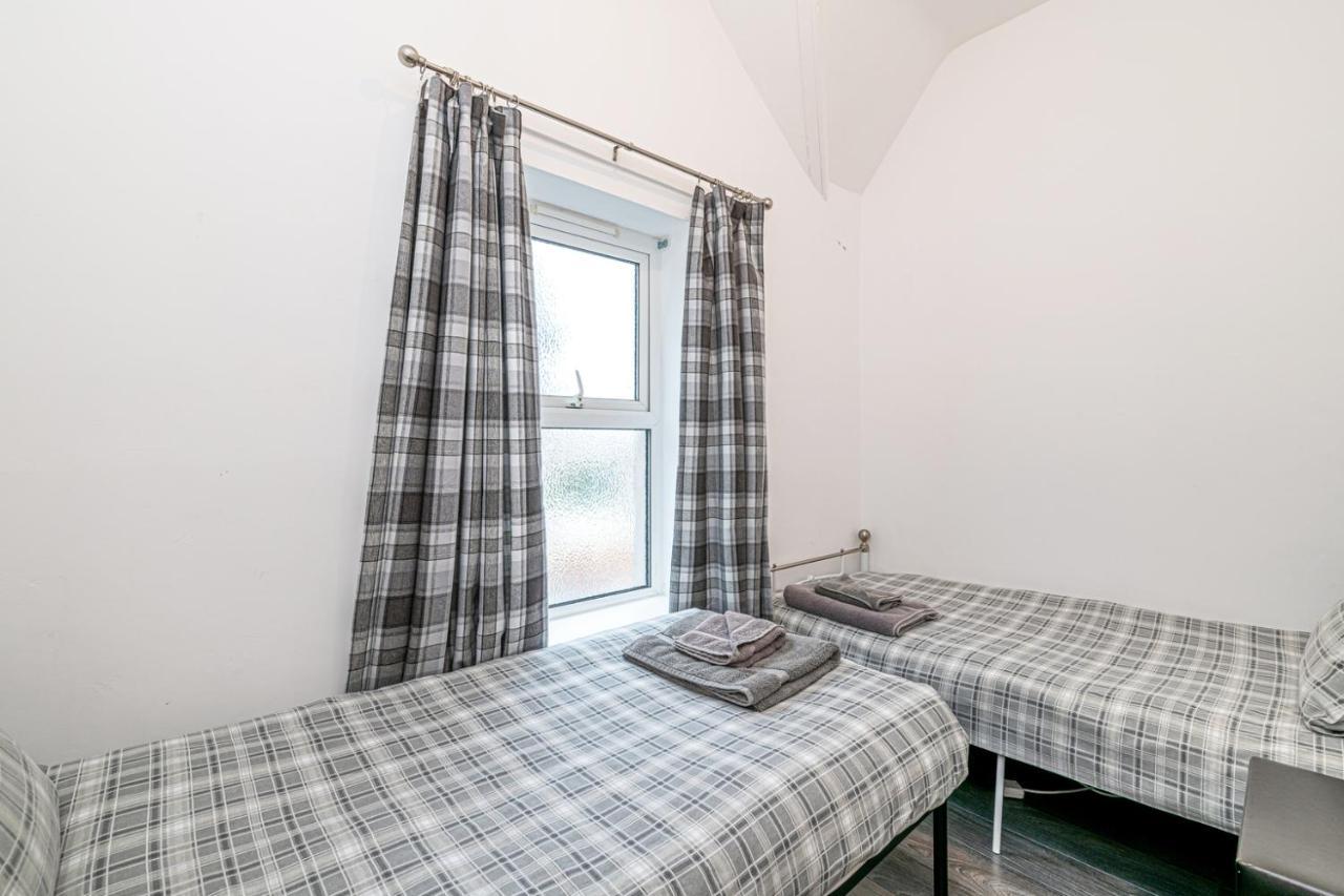 Two Bedroom Holiday Apartment Colwyn Bay Exteriör bild