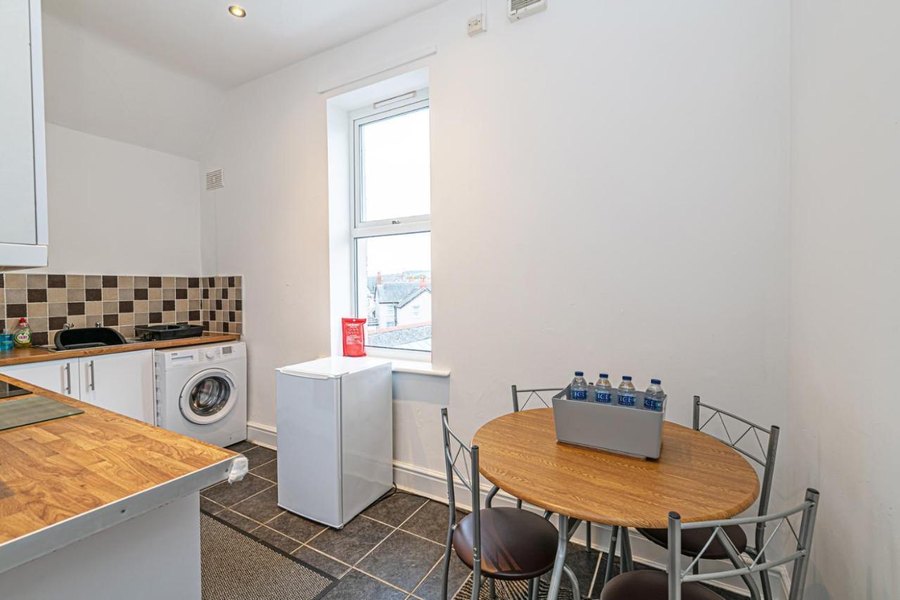 Two Bedroom Holiday Apartment Colwyn Bay Exteriör bild