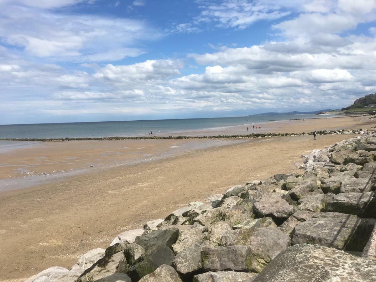 Two Bedroom Holiday Apartment Colwyn Bay Exteriör bild