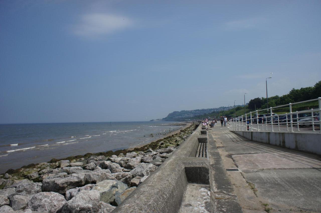 Two Bedroom Holiday Apartment Colwyn Bay Exteriör bild
